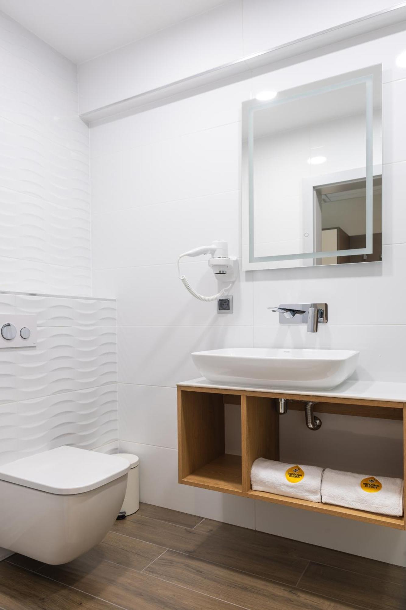 Miodowa Klinika Hotell Kamianna Exteriör bild